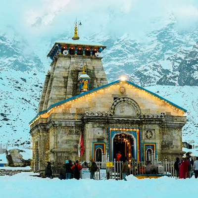 Kedarnath temple in snow